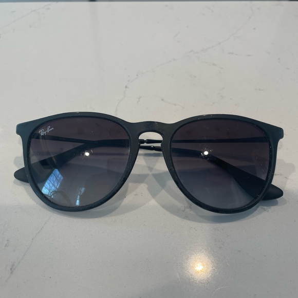 Ray ban sunglasses. Black - Picture 2 of 2